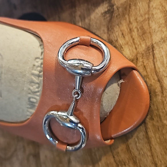 Gucci Women's Salmon Peep Toe Kitten Heels - Picture 3 of 8